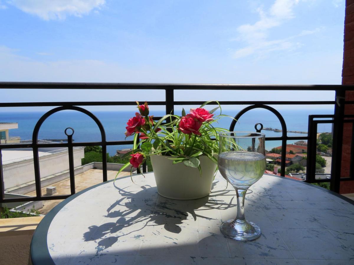 Апартаменти Свети Георги - Saint George Apartments Kavarna Bagian luar foto